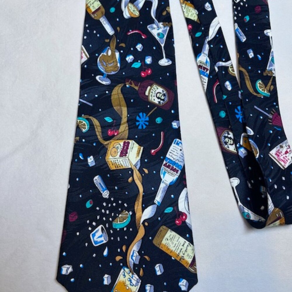 Carter & Holmes 100% Silk Necktie Cocktails Happy Hour Party Fun Unique